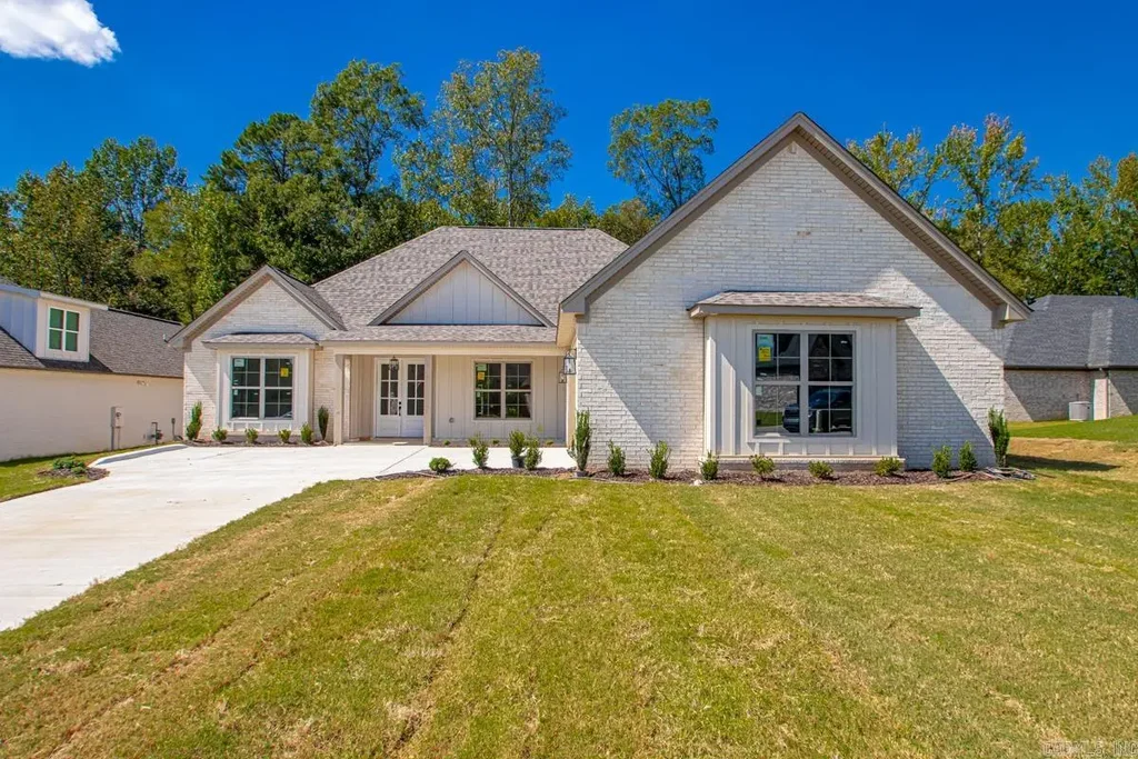 5016 Castaway Bay Drive, Benton