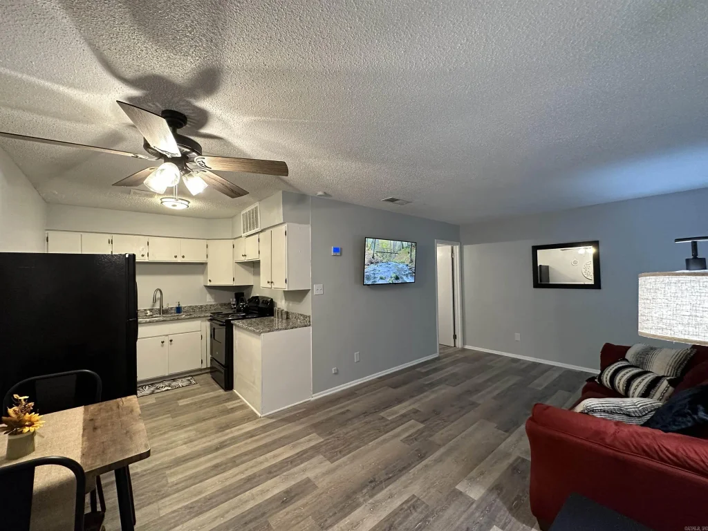 3800 Pine, Texarkana