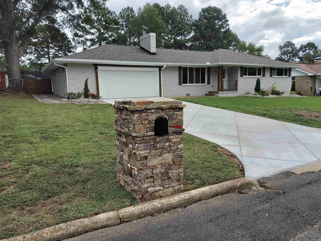 111 Orchard, Hot Springs