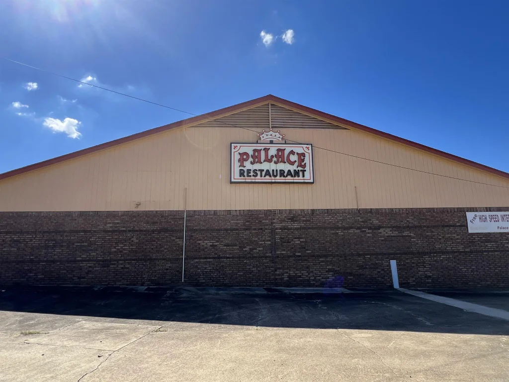 605 W Collin Raye Drive, De Queen