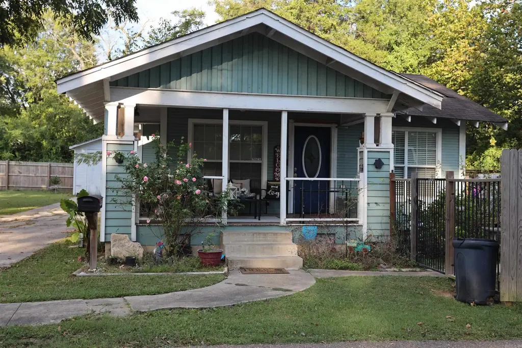 407 Oak, Warren