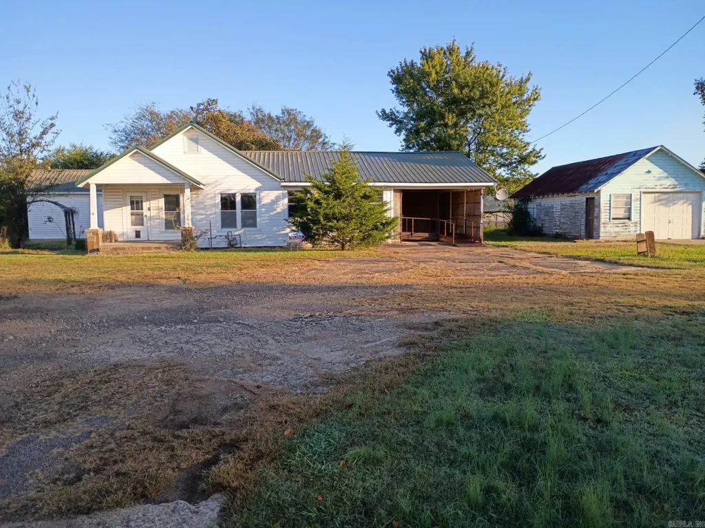 205 Jones Street, Belleville