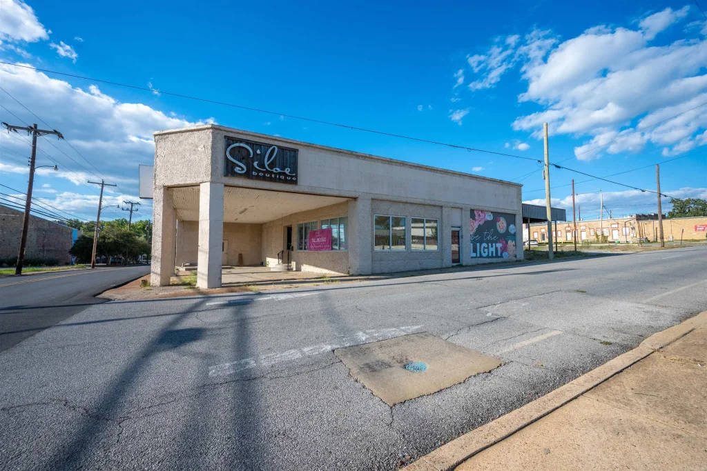 181 S Central Avenue, Batesville