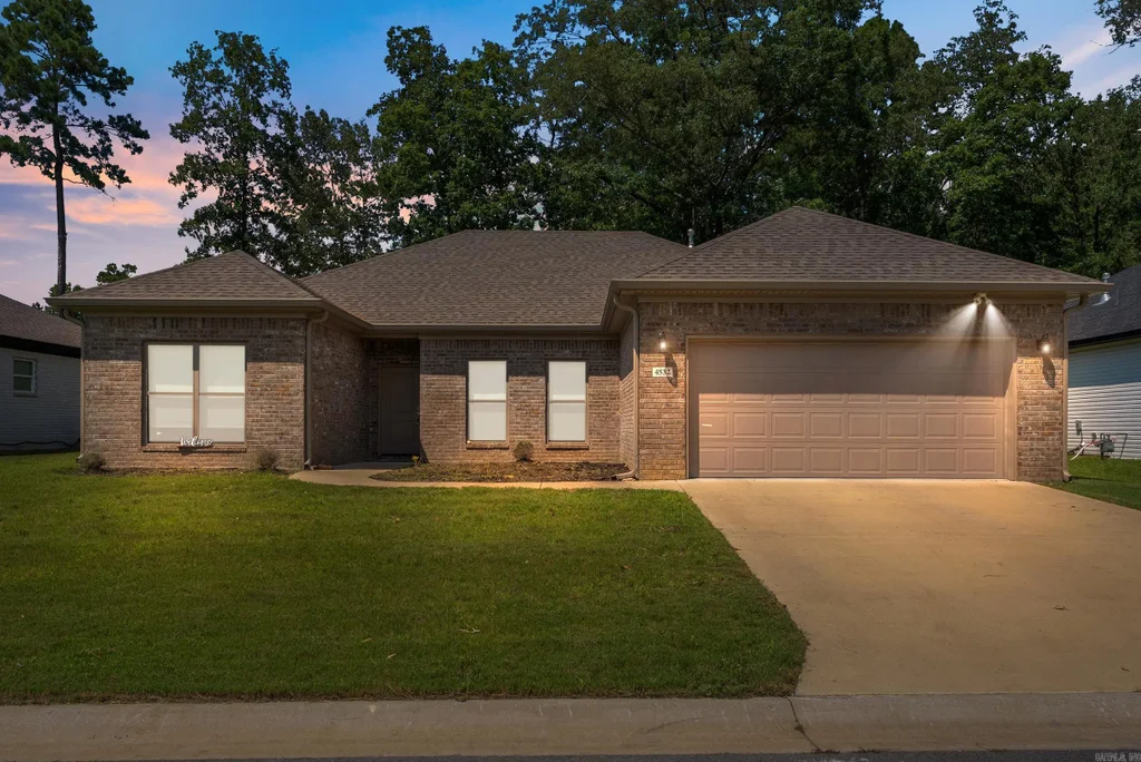 4532 Western Woods Drive, Benton