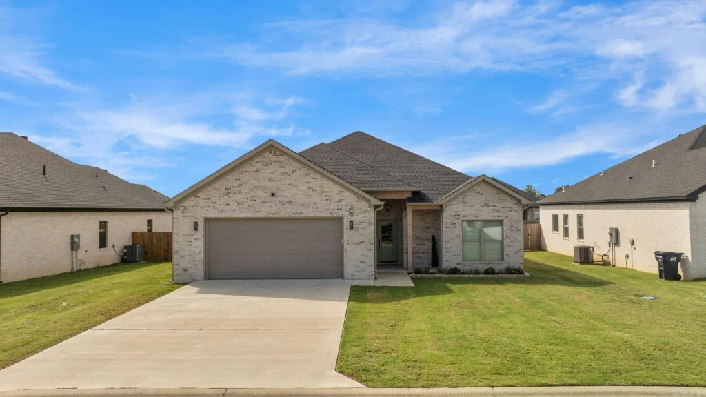 3 Firefly Catch Cove, Greenbrier