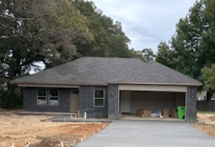 301 Dogwood Street, Beebe