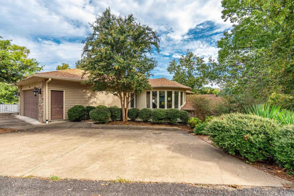 117 Gregory Drive, Hot Springs