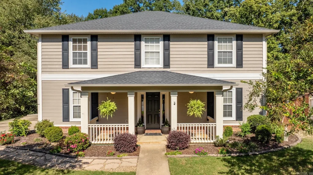 1023 Red Oak Circle, Benton