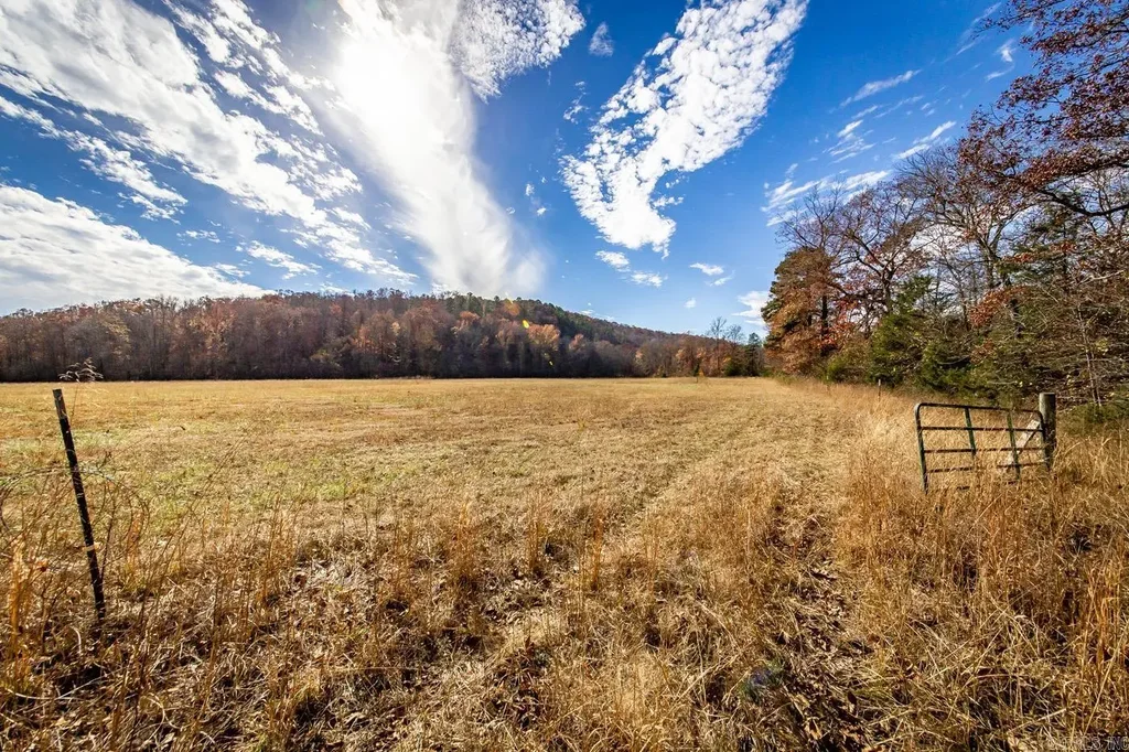 450 Raven Lane, Shirley