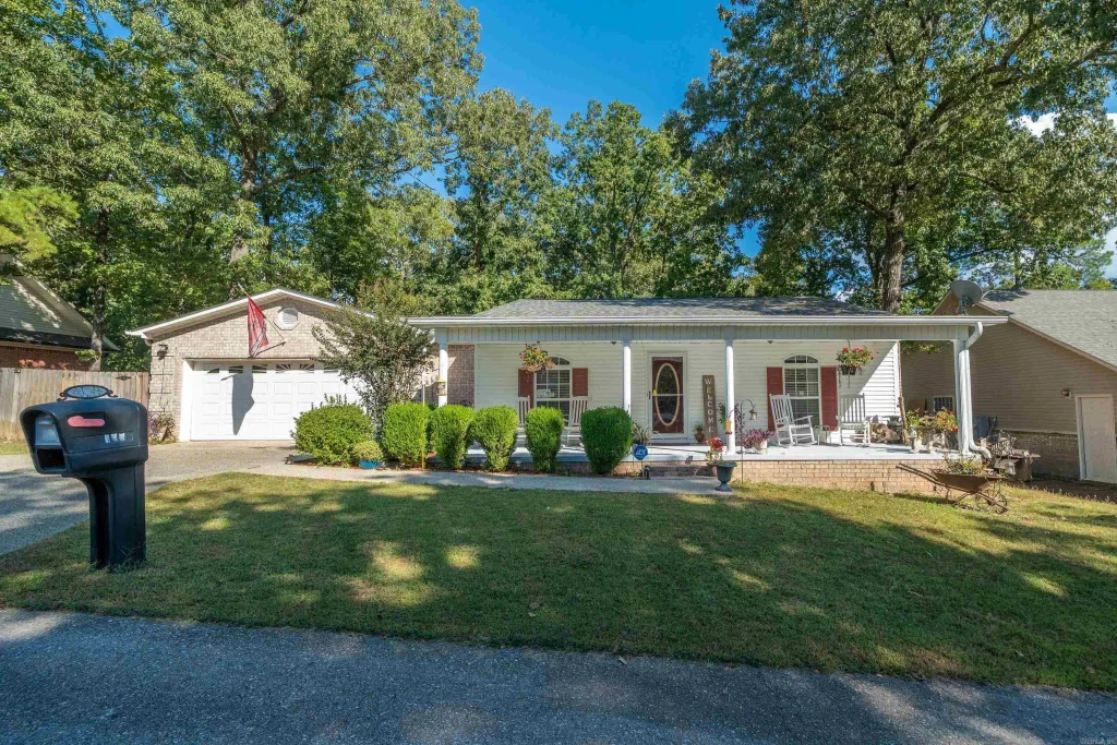 105 Chisholm Trail, Hot Springs