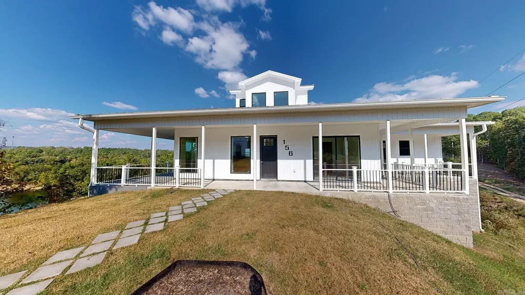 156 Waterfront Drive, Hot Springs