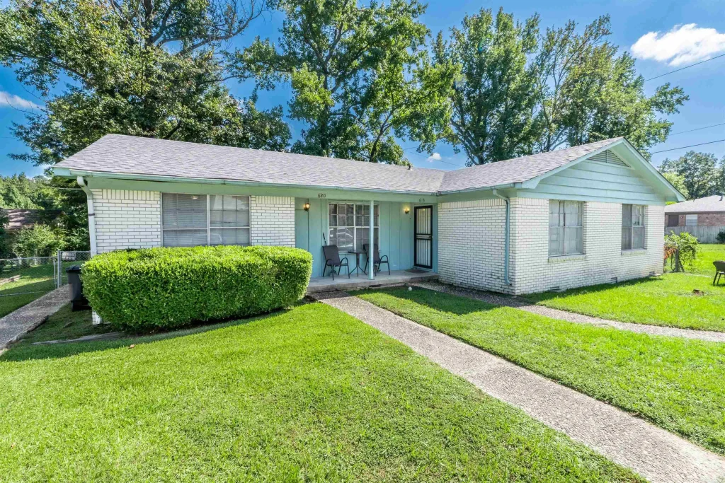 618 & 620 Newcastle Dr, Sherwood