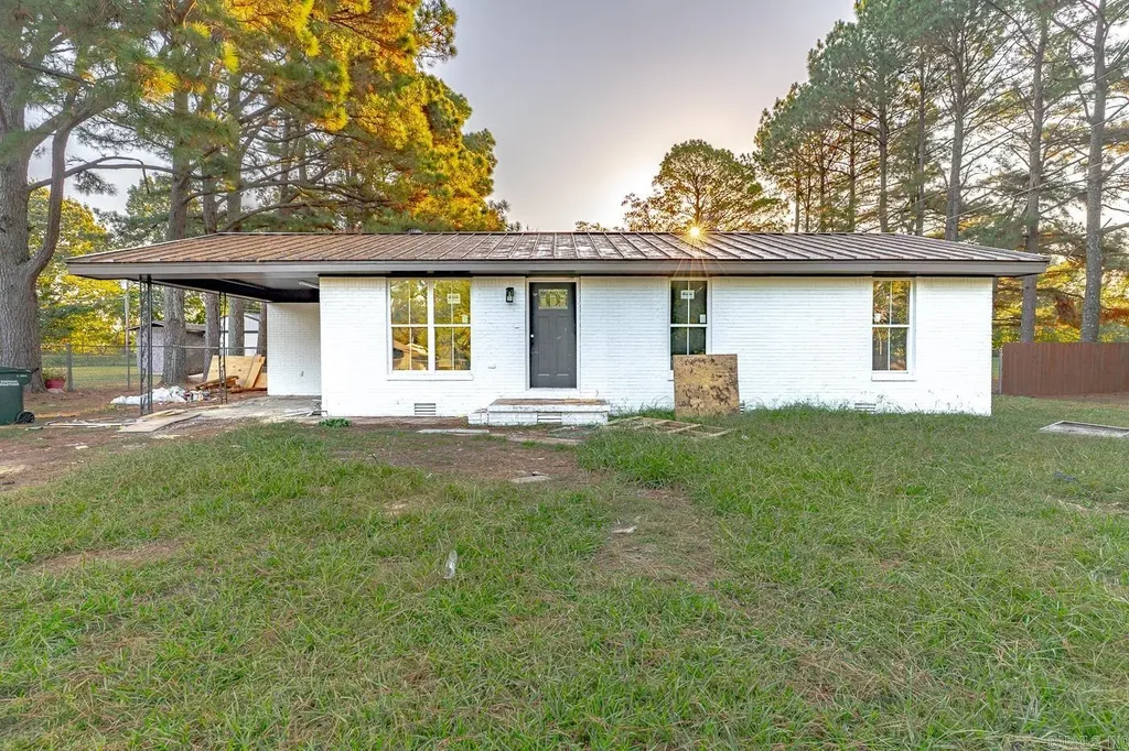 324 Robin Street, Bono