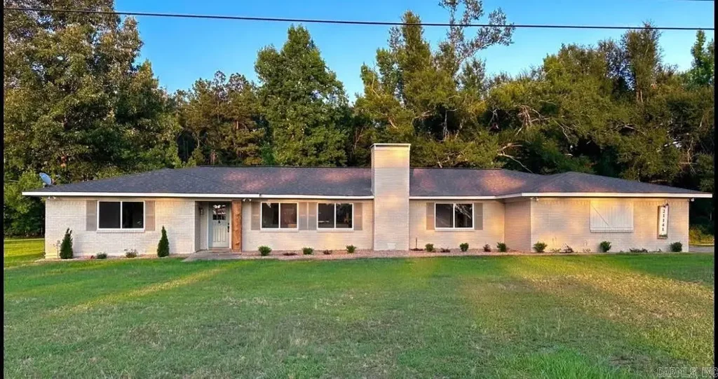 21141 S 425 Highway, Star City