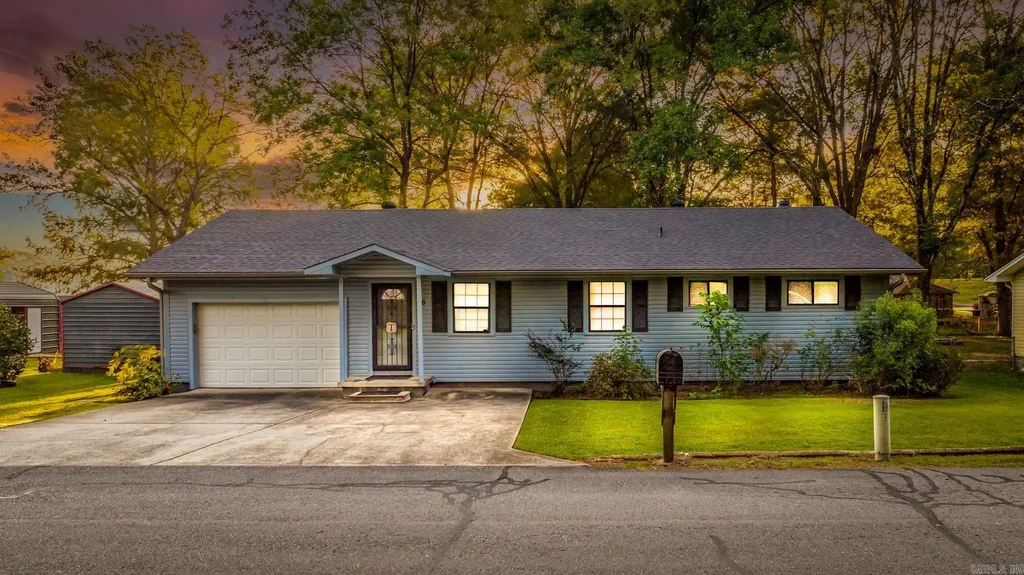 6 Roberts Drive, Mayflower