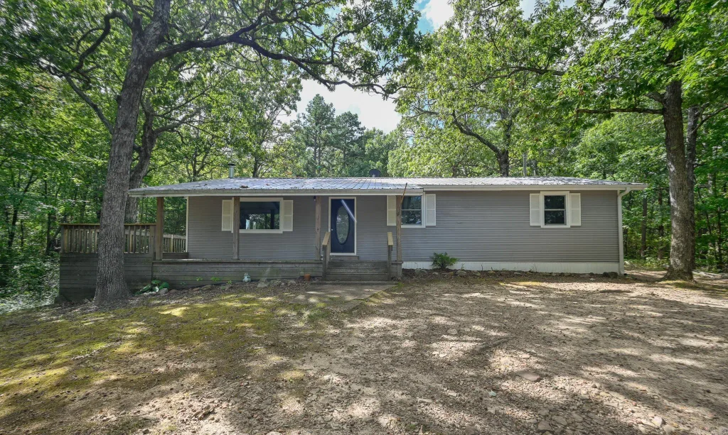 1449 Highway 270, Mena