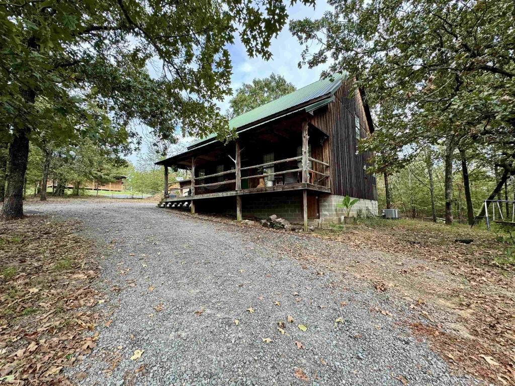 51 Trina Loop, Greenbrier