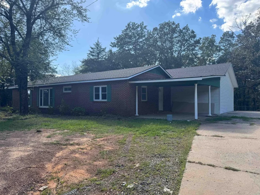 546 County Road 3361, Clarksville