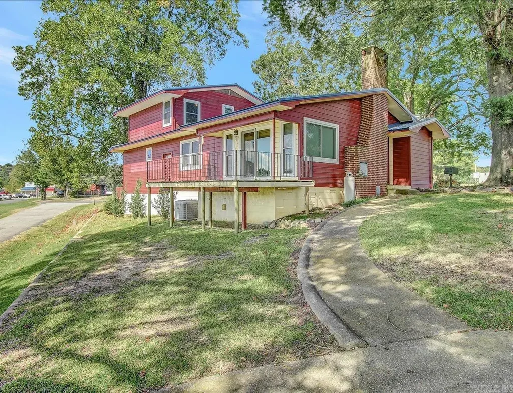 1013 Lakeside Drive, Mena