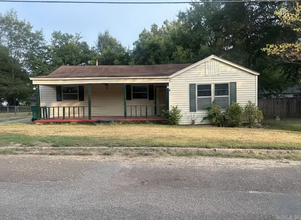 406 Cannon, New Boston