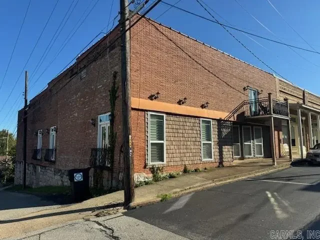 214 N Marr, Pocahontas