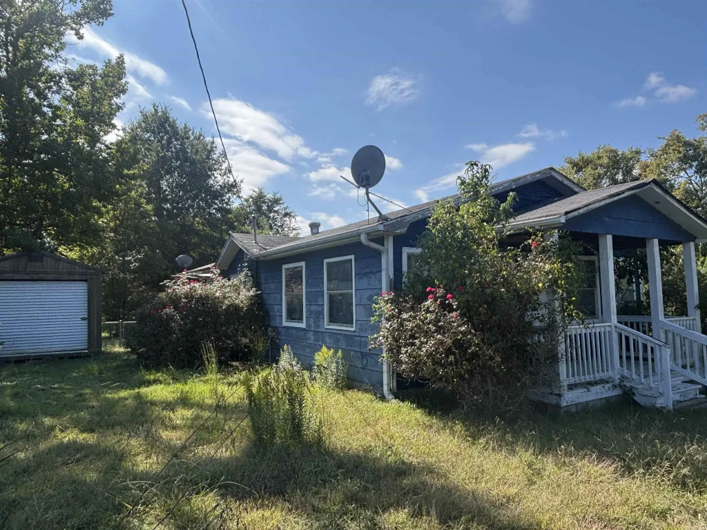 96 Dam Road, Mayflower