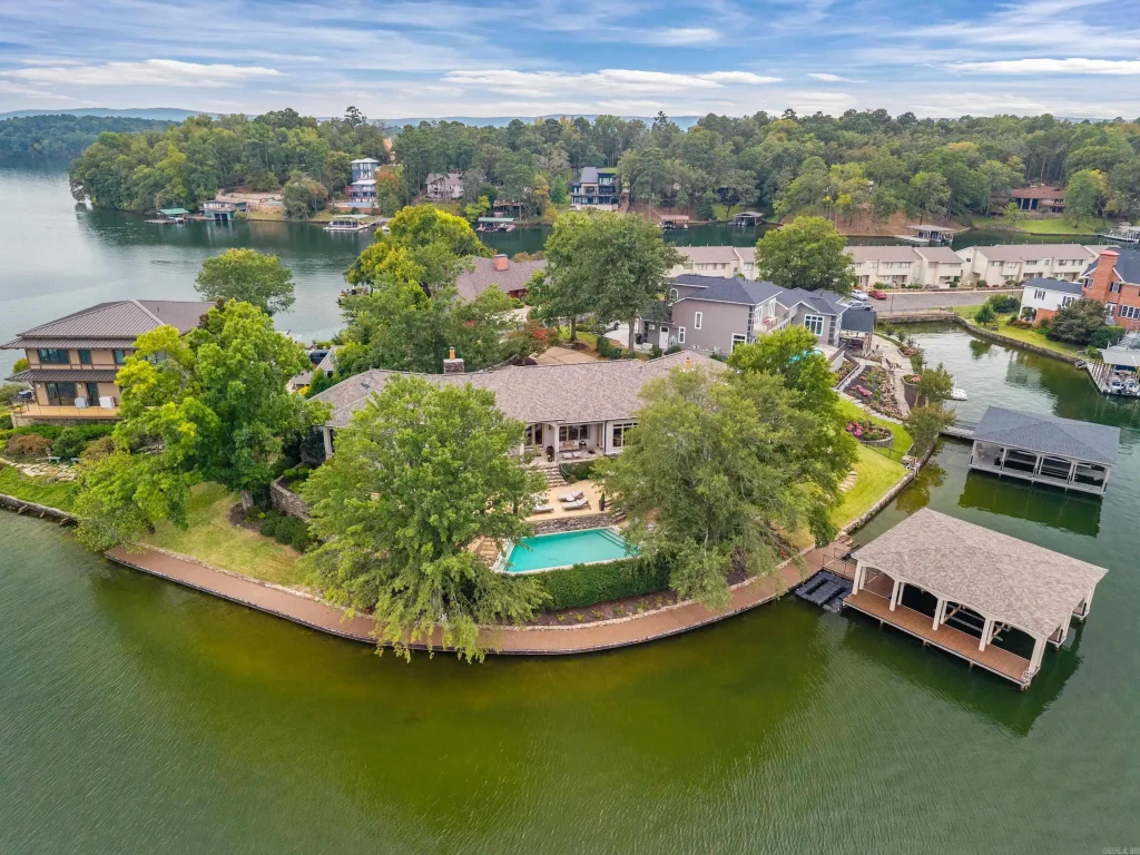 165 Long Island Bay, Hot Springs