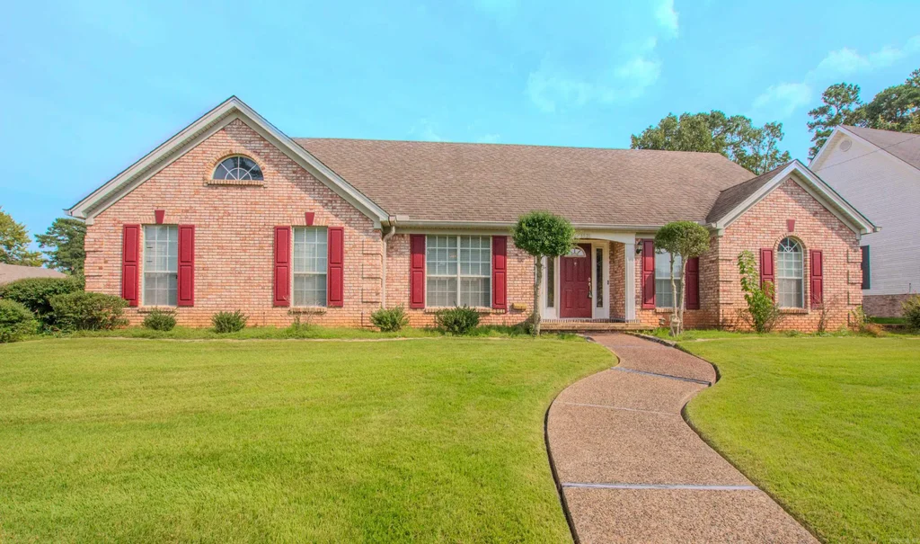 4521 Old Oak Dr, Little Rock