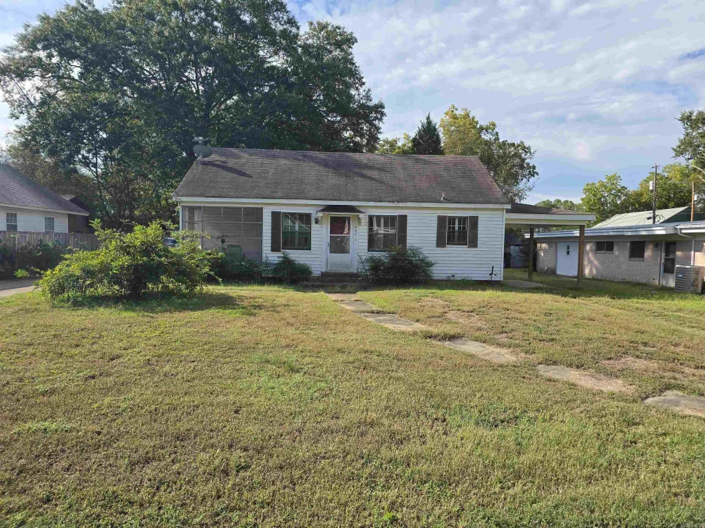 407 E Sullenberger Avenue, Malvern