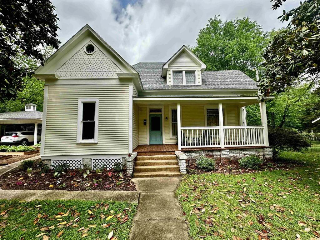 524 S Gabbert, Monticello