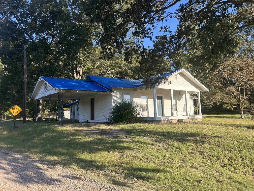 3696 Highway 64, Wynne