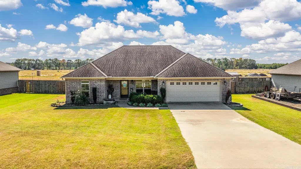 145 Lloyd Henderson, Beebe