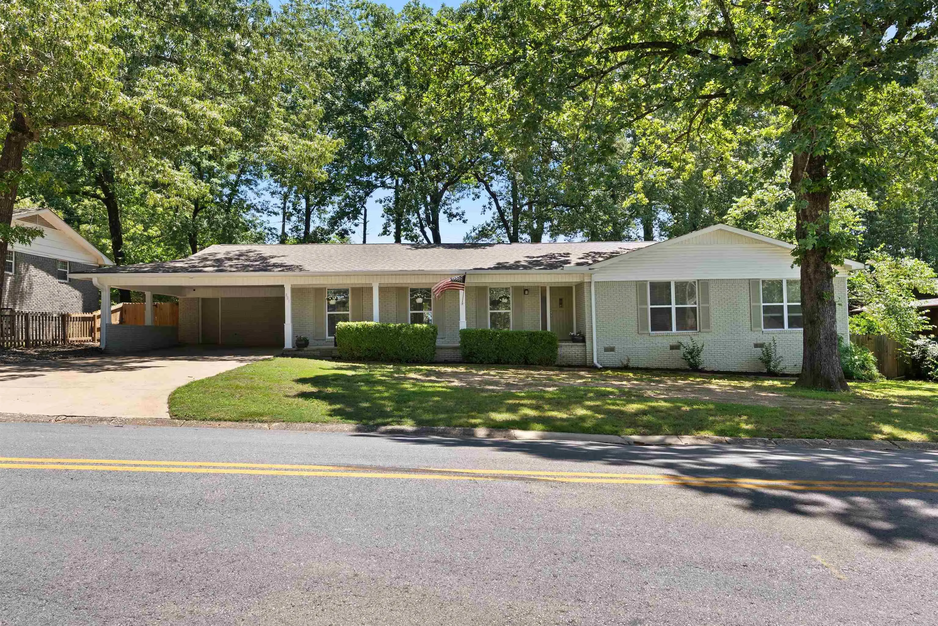 801 Pinewood, Benton