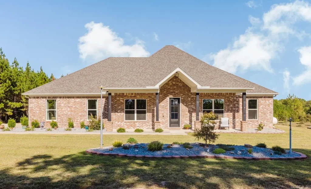 8166 Highway 298, Benton