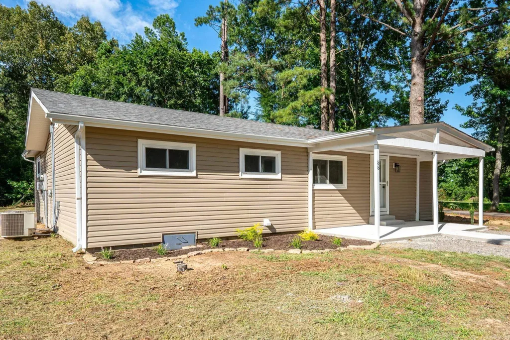 55 Church Cir, Greenbrier