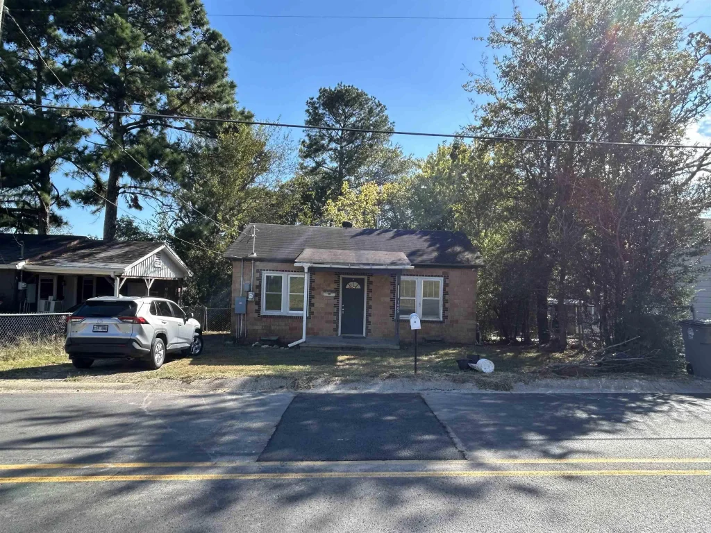 1005 W Saint Louis Street, Hot Springs