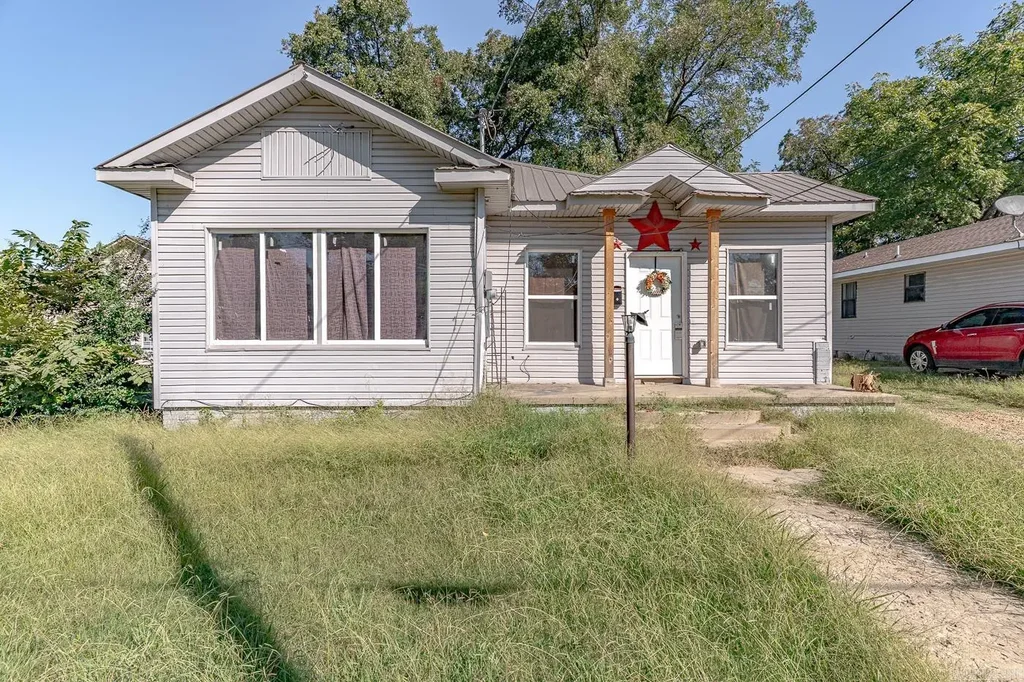 1322 W Huntington Ave, Jonesboro