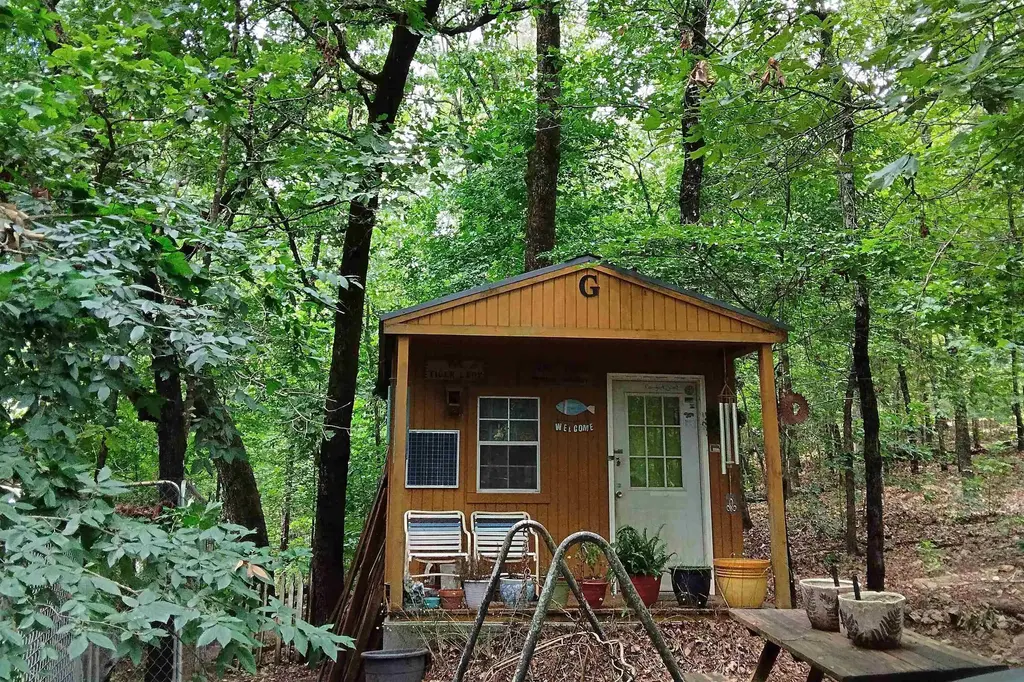 8329 Nine Mile Ridge Road, Hardy