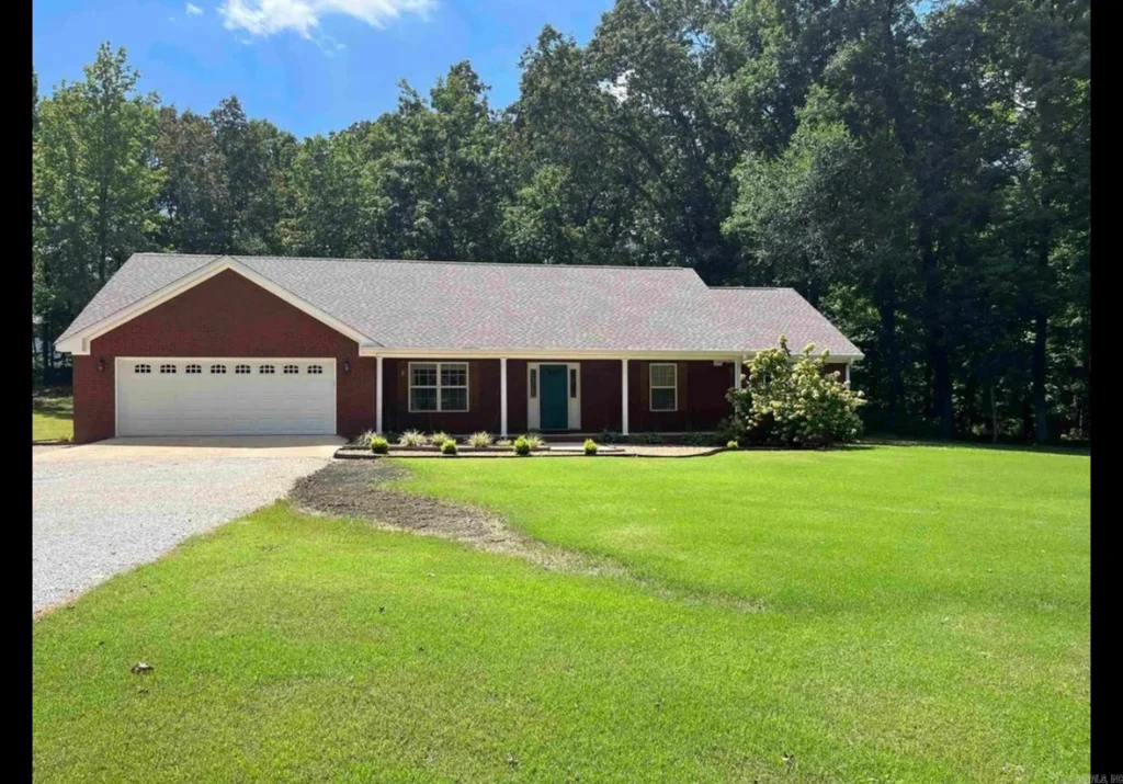 93 County Road 7625, Brookeland