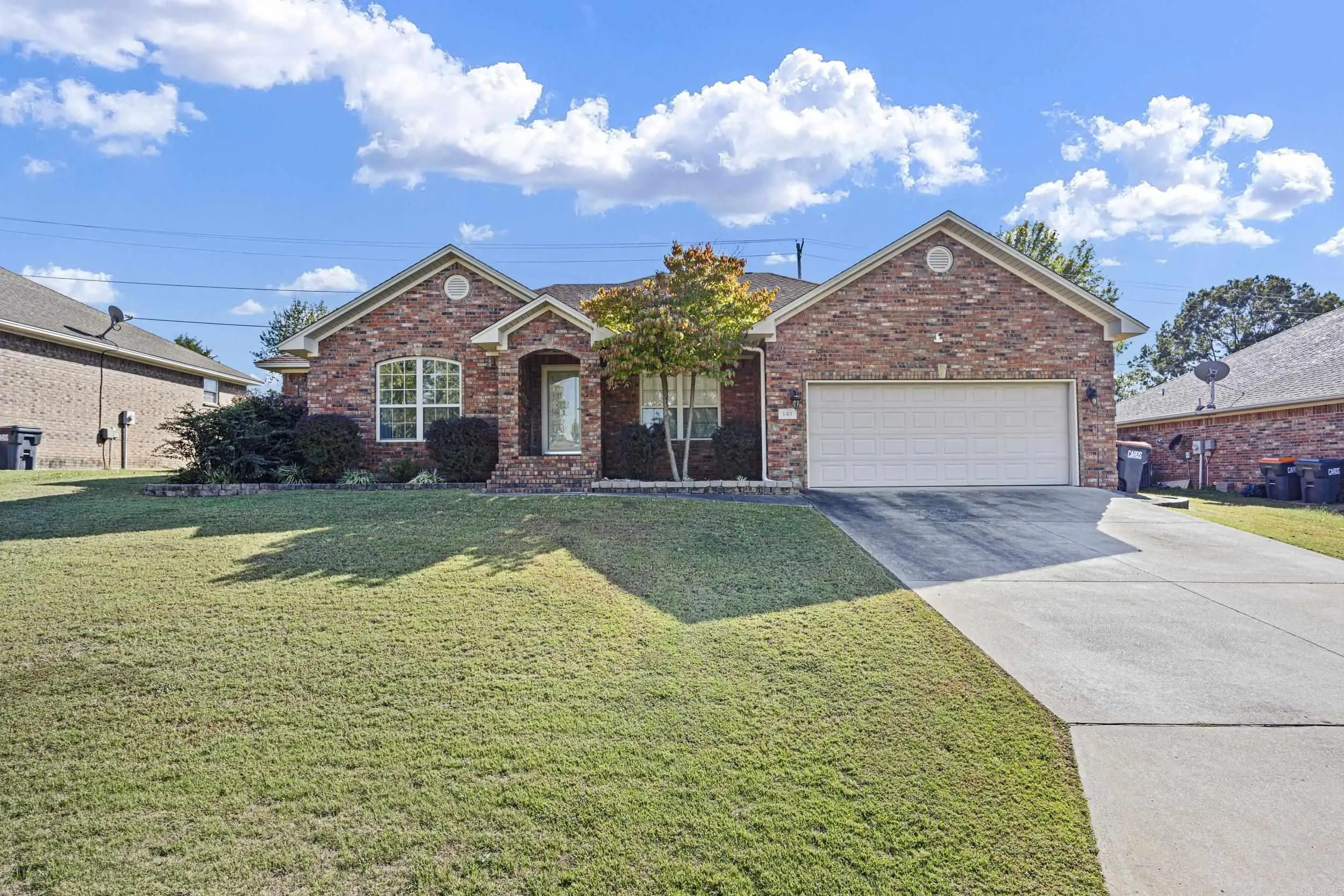 140 Hawthorne Lane, Russellville