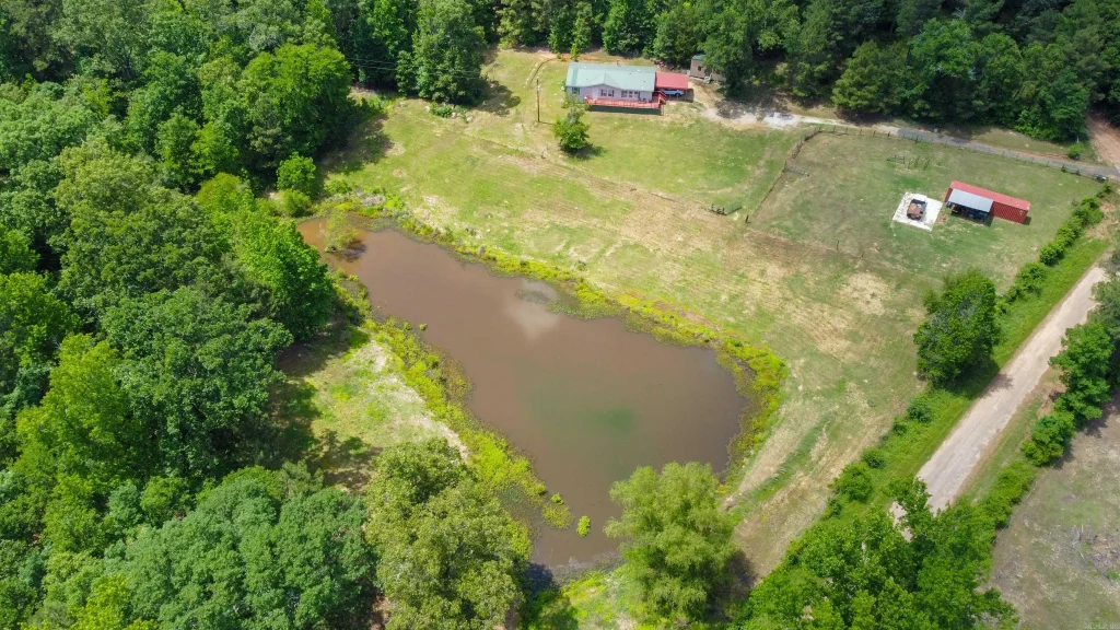 3388 County Road 4223, Bivins