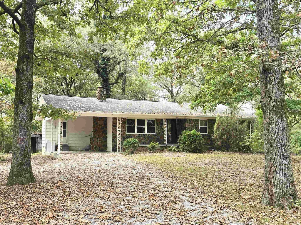 208 Violet Street, Batesville