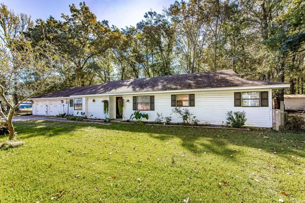 197 Jones Loop, El Paso