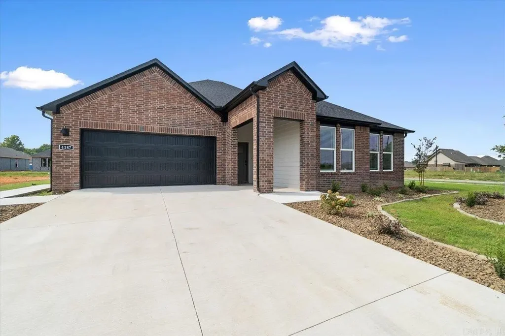 30 Plantation Drive, Mayflower