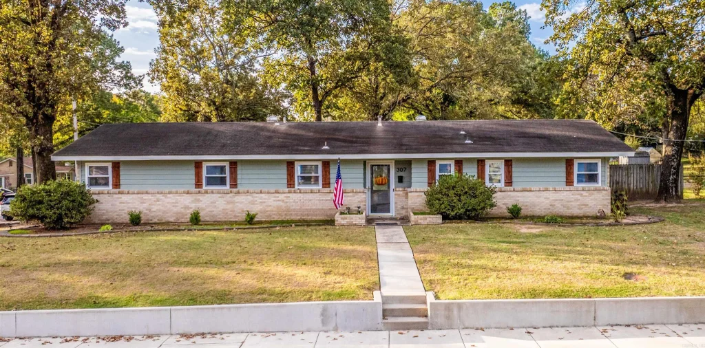 307 Country Club Road, Sherwood