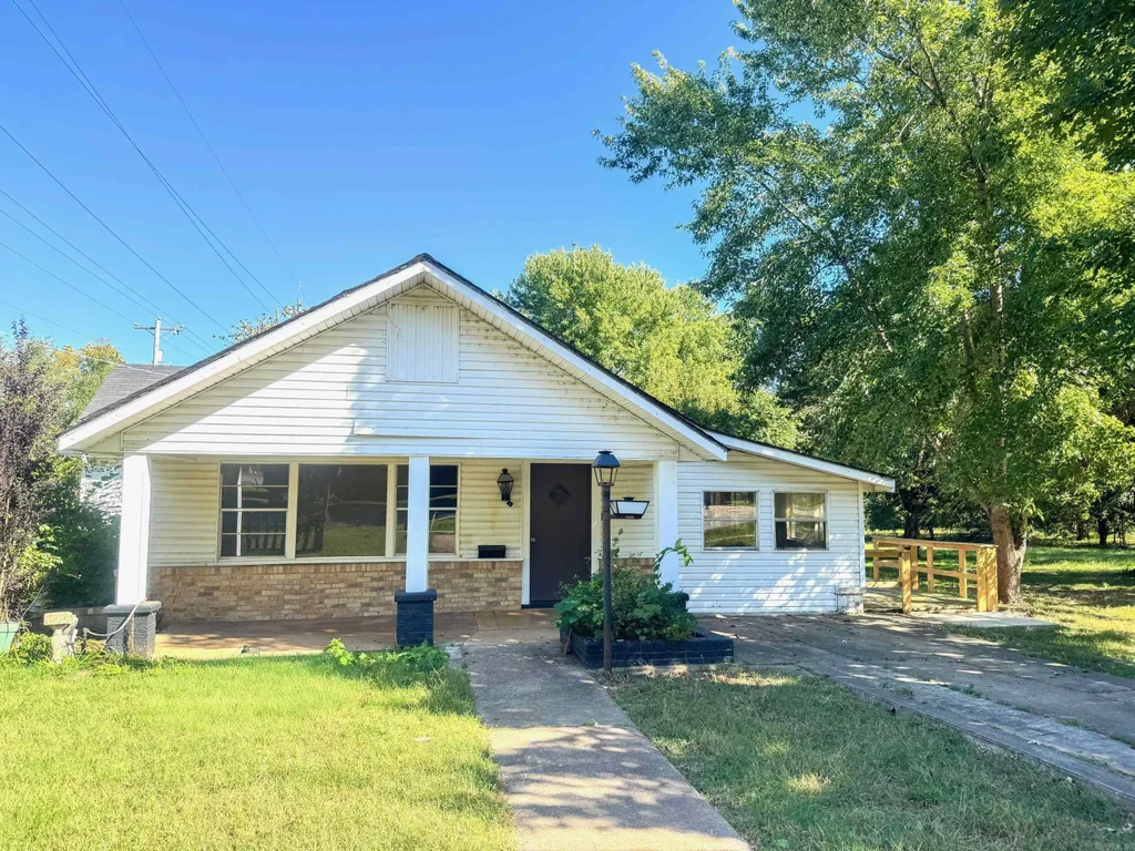 312 Alston, Ozark