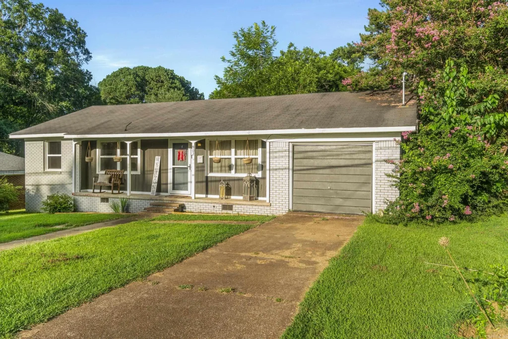 902 N Cedar Street, Searcy