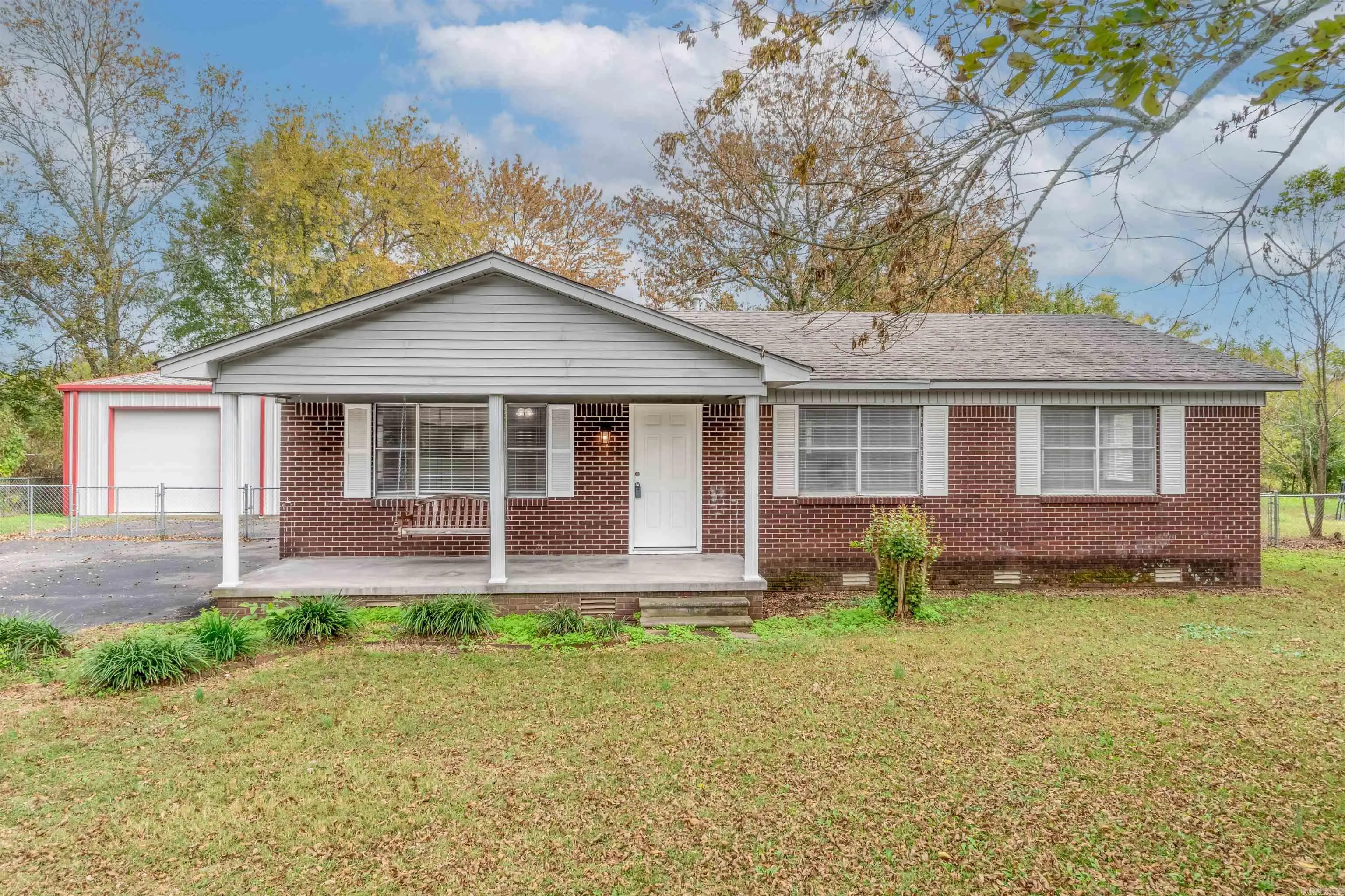 216 Highway 107, Enola