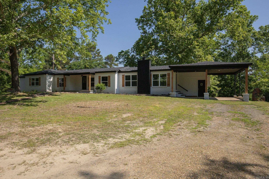 3277 Hwy 128, Bismarck