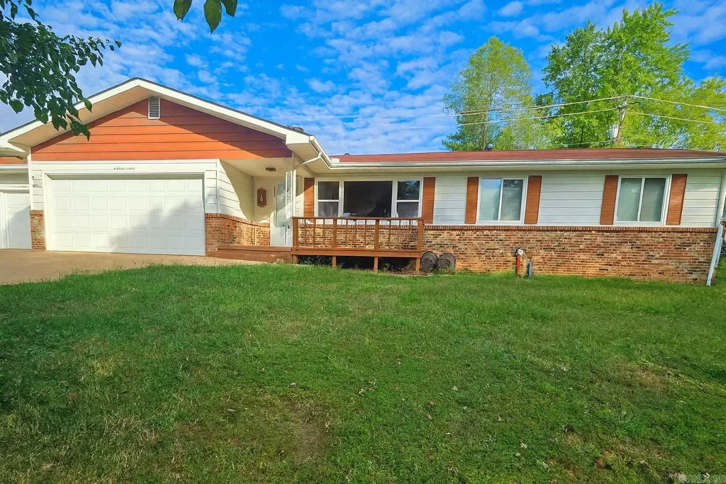 608 Broadmoor, Mountain Home